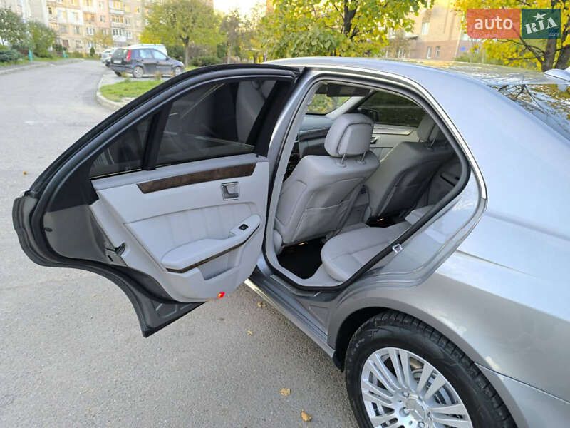 Седан Mercedes-Benz E-Class 2012 в Калуше