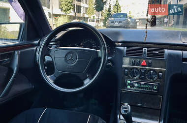 Седан Mercedes-Benz E-Class 1997 в 