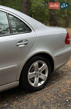 Седан Mercedes-Benz E-Class 2003 в 