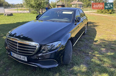 Седан Mercedes-Benz E-Class 2017 в 