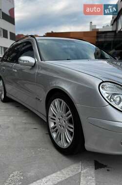 Универсал Mercedes-Benz E-Class 2005 в 