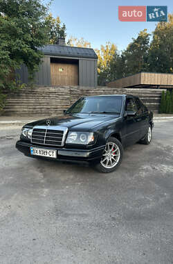 Седан Mercedes-Benz E-Class 1988 в Киеве