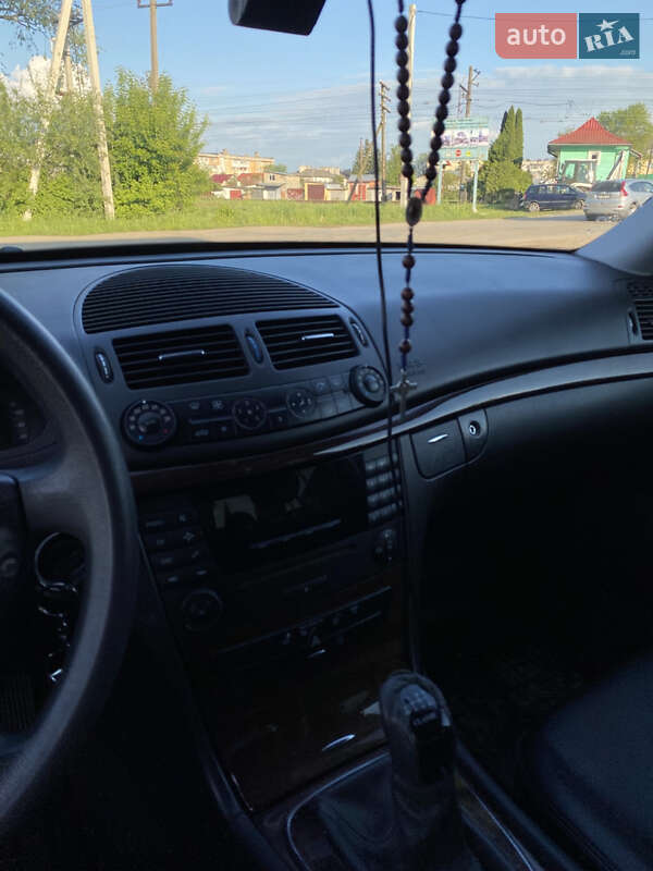 Седан Mercedes-Benz E-Class 2004 в Самборе