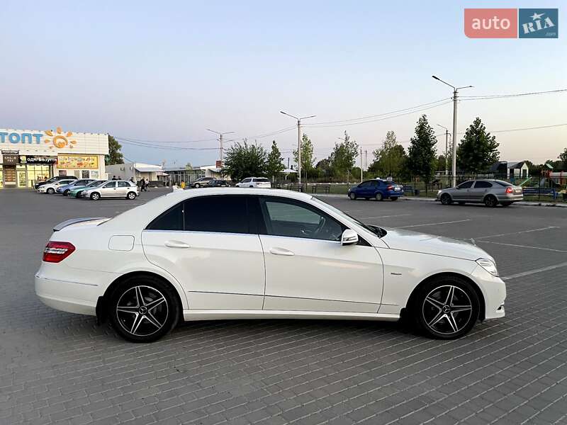 Седан Mercedes-Benz E-Class 2011 в Шишаки