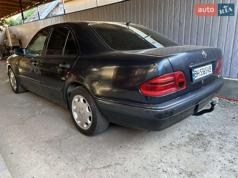 Седан Mercedes-Benz E-Class 1996 в Измаиле