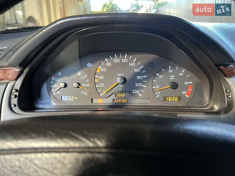 Седан Mercedes-Benz E-Class 1996 в Измаиле