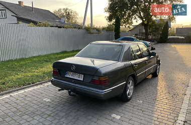 Седан Mercedes-Benz E-Class 1988 в 