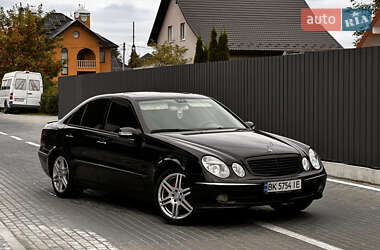Седан Mercedes-Benz E-Class 2003 в Дубно