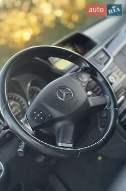 Седан Mercedes-Benz E-Class 2011 в 