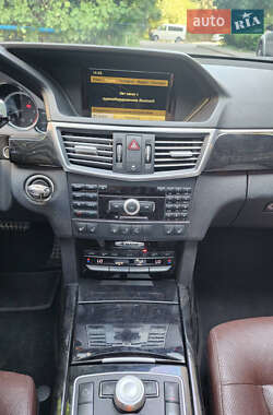 Седан Mercedes-Benz E-Class 2010 в 