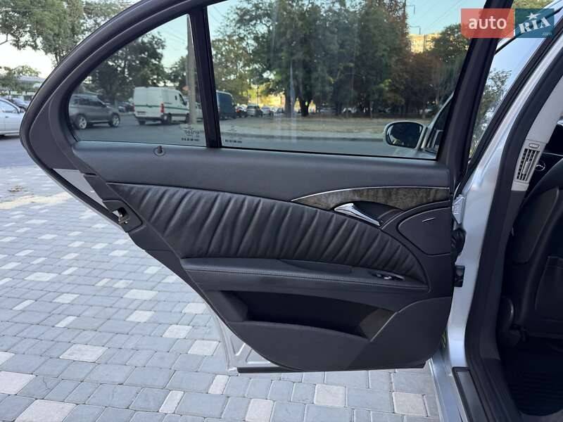 Седан Mercedes-Benz E-Class 2005 в Одесі
