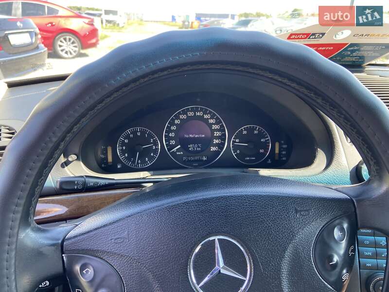 Седан Mercedes-Benz E-Class 2002 в Львове