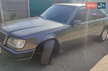 Седан Mercedes-Benz E-Class 1991 в Харькове