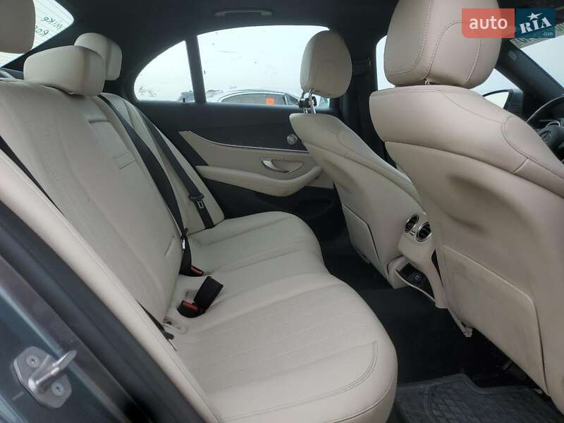 Седан Mercedes-Benz E-Class 2017 в Киеве