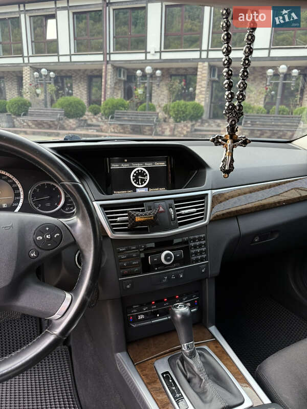 Седан Mercedes-Benz E-Class 2010 в Чернівцях фото 24 Седан Mercedes-Benz E-Class 2010 в Чернівцях