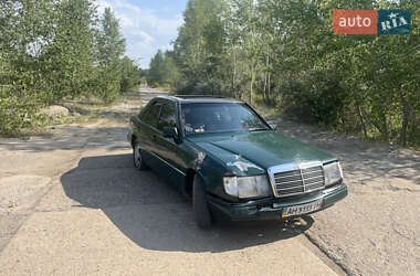 Седан Mercedes-Benz E-Class 1990 в 