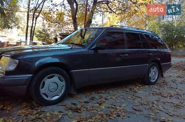 Универсал Mercedes-Benz E-Class 1994 в 