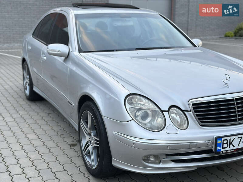 Седан Mercedes-Benz E-Class 2003 в Костополе