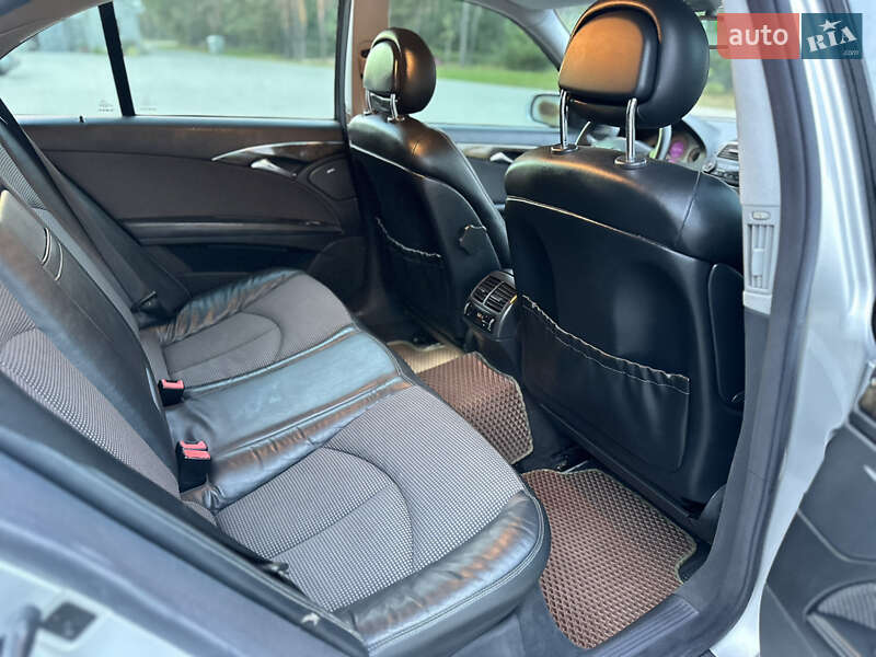 Седан Mercedes-Benz E-Class 2003 в Костополе