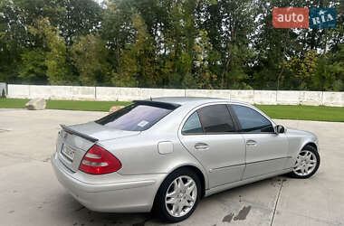 Седан Mercedes-Benz E-Class 2002 в  фото 7 Седан Mercedes-Benz E-Class 2002 в