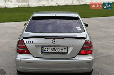 Седан Mercedes-Benz E-Class 2002 в  фото 14 Седан Mercedes-Benz E-Class 2002 в