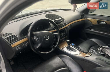Седан Mercedes-Benz E-Class 2002 в  фото 20 Седан Mercedes-Benz E-Class 2002 в