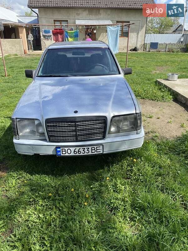 Mercedes-Benz E-Class 1989