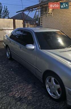 Седан Mercedes-Benz E-Class 2001 в Богодухіву