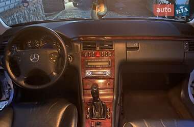 Седан Mercedes-Benz E-Class 2001 в 