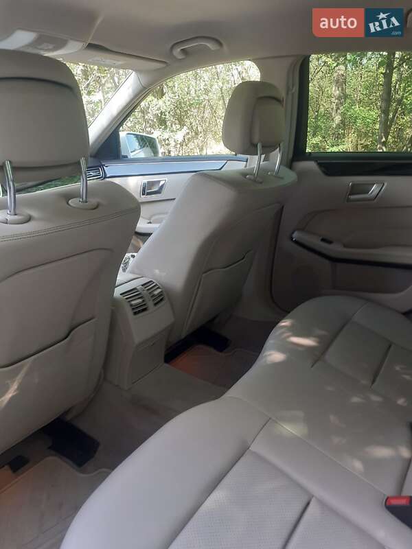 Седан Mercedes-Benz E-Class 2013 в Кривому Розі