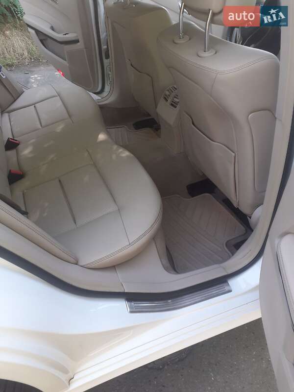 Седан Mercedes-Benz E-Class 2013 в Кривому Розі