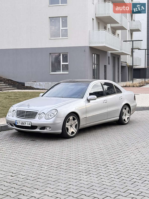 Седан Mercedes-Benz E-Class 2004 в Ивано-Франковске