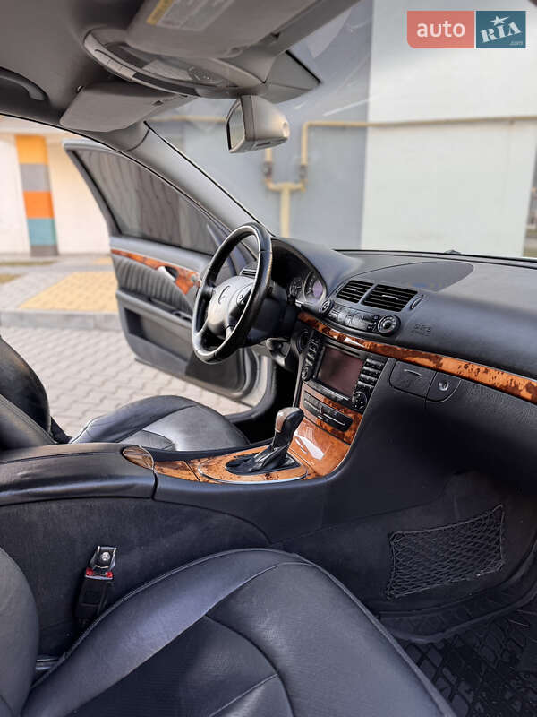 Седан Mercedes-Benz E-Class 2004 в Ивано-Франковске