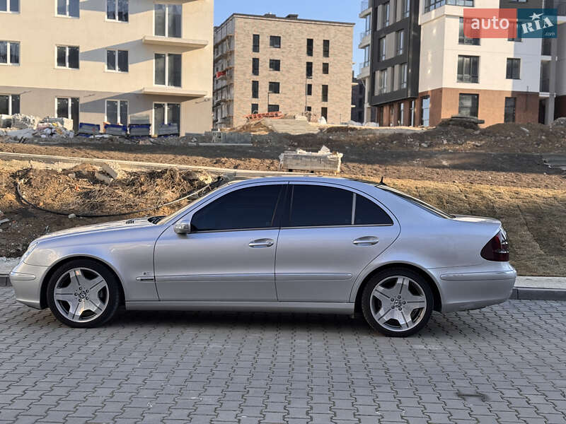 Седан Mercedes-Benz E-Class 2004 в Ивано-Франковске