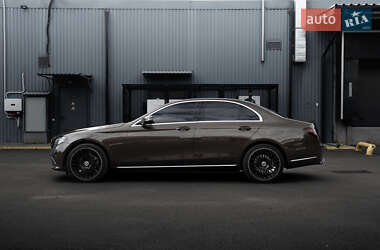 Седан Mercedes-Benz E-Class 2016 в 