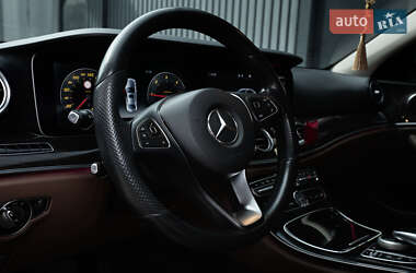 Седан Mercedes-Benz E-Class 2016 в 