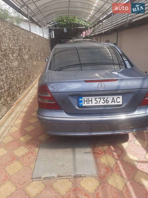 Седан Mercedes-Benz E-Class 2003 в Ізмаїлі