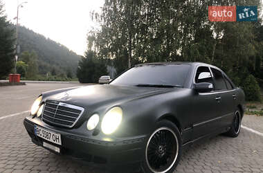 Седан Mercedes-Benz E-Class 2000 в 