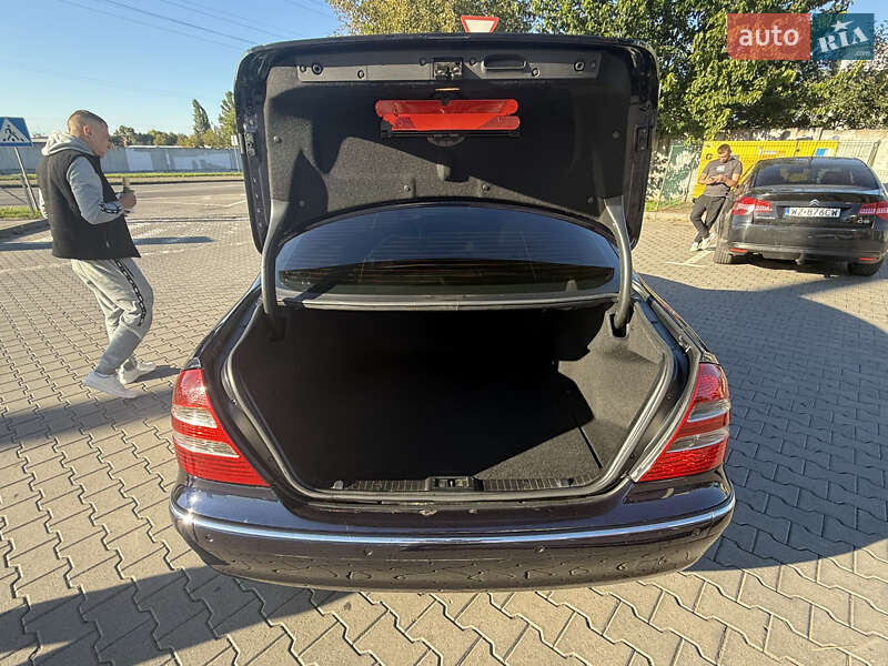 Mercedes-Benz E-Class 2005