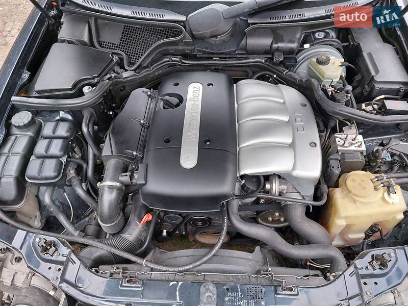 Седан Mercedes-Benz E-Class 2001 в Кицмани