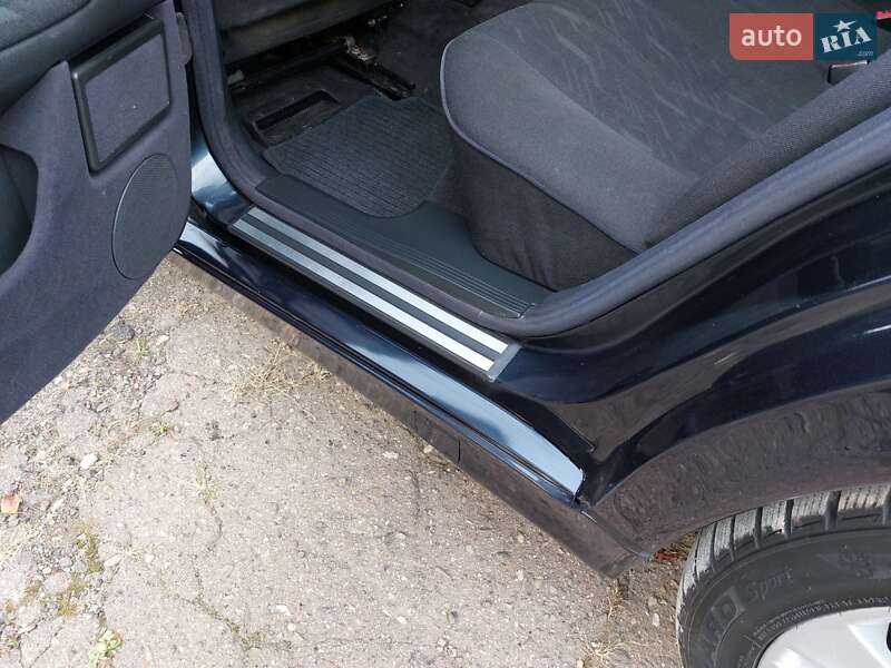 Седан Mercedes-Benz E-Class 2001 в Кицмани