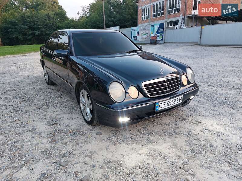 Седан Mercedes-Benz E-Class 2001 в Кицмани