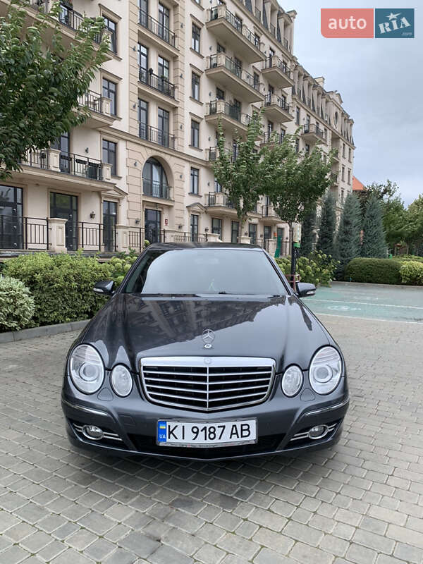 Седан Mercedes-Benz E-Class 2009 в Одессе