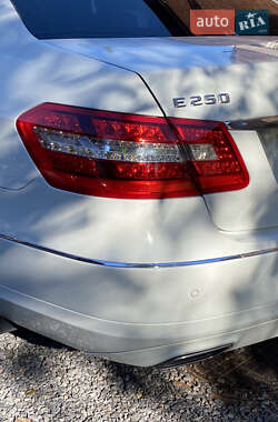 Седан Mercedes-Benz E-Class 2012 в 