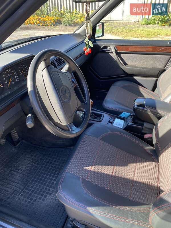 Седан Mercedes-Benz E-Class 1995 в Глухове