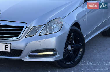 Седан Mercedes-Benz E-Class 2011 в 