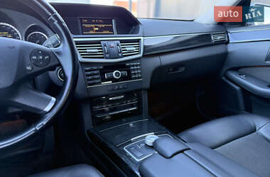 Седан Mercedes-Benz E-Class 2011 в 