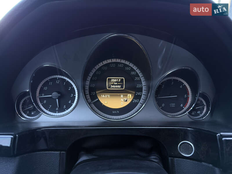 Седан Mercedes-Benz E-Class 2011 в Львове