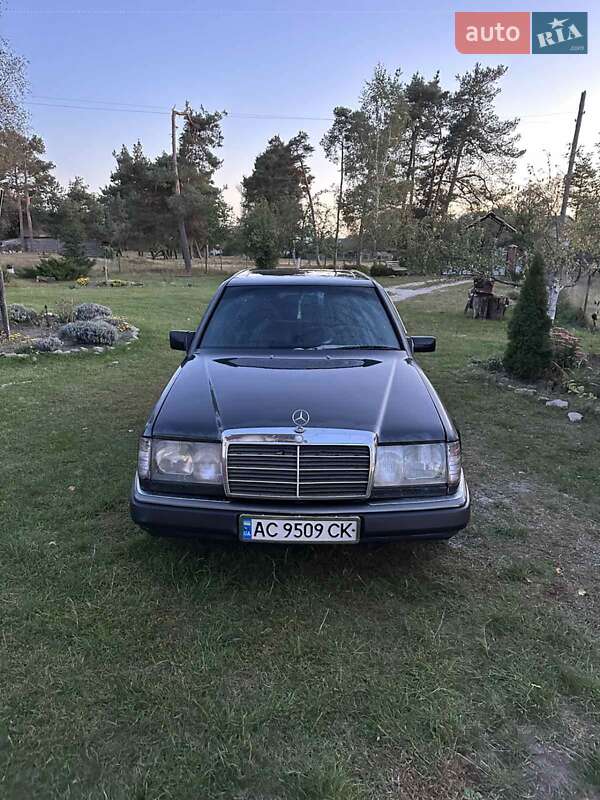 Седан Mercedes-Benz E-Class 1989 в Ратным