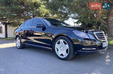 Седан Mercedes-Benz E-Class 2011 в 